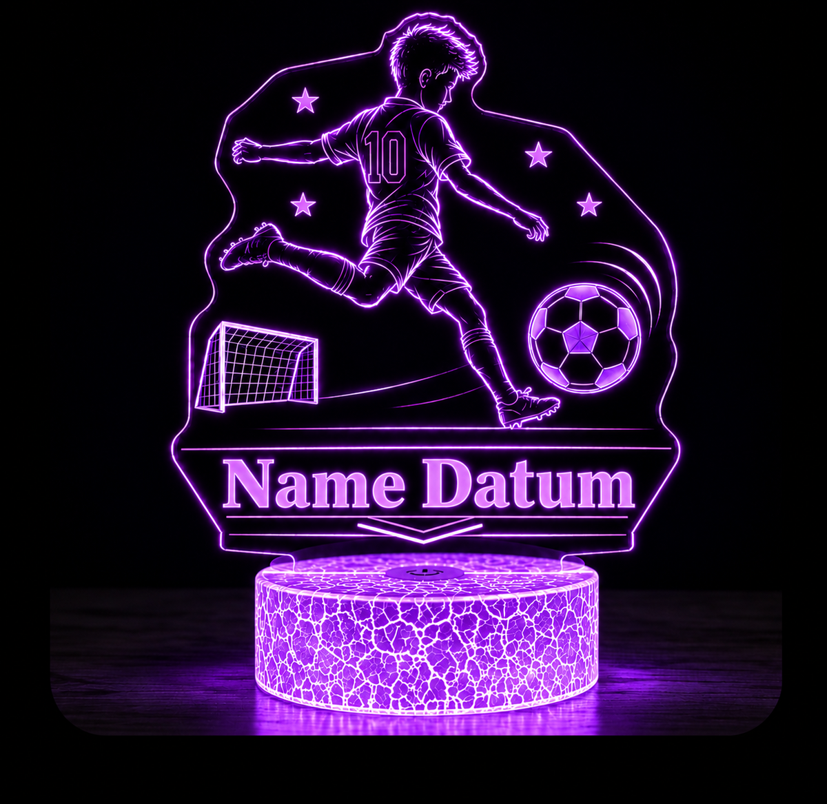 Personalisierte LED Fußballlampe mit Name und Datum in Lila mit Cracked-Ice-Sockel