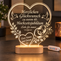 Personalisierte XL LED-Lampe zum Hochzeitsjubiläum mit Holzsockel (25 × 27 cm)